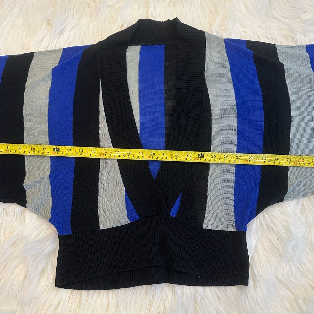Multi - Colored Cropped Sweater - Picture 6 of 9